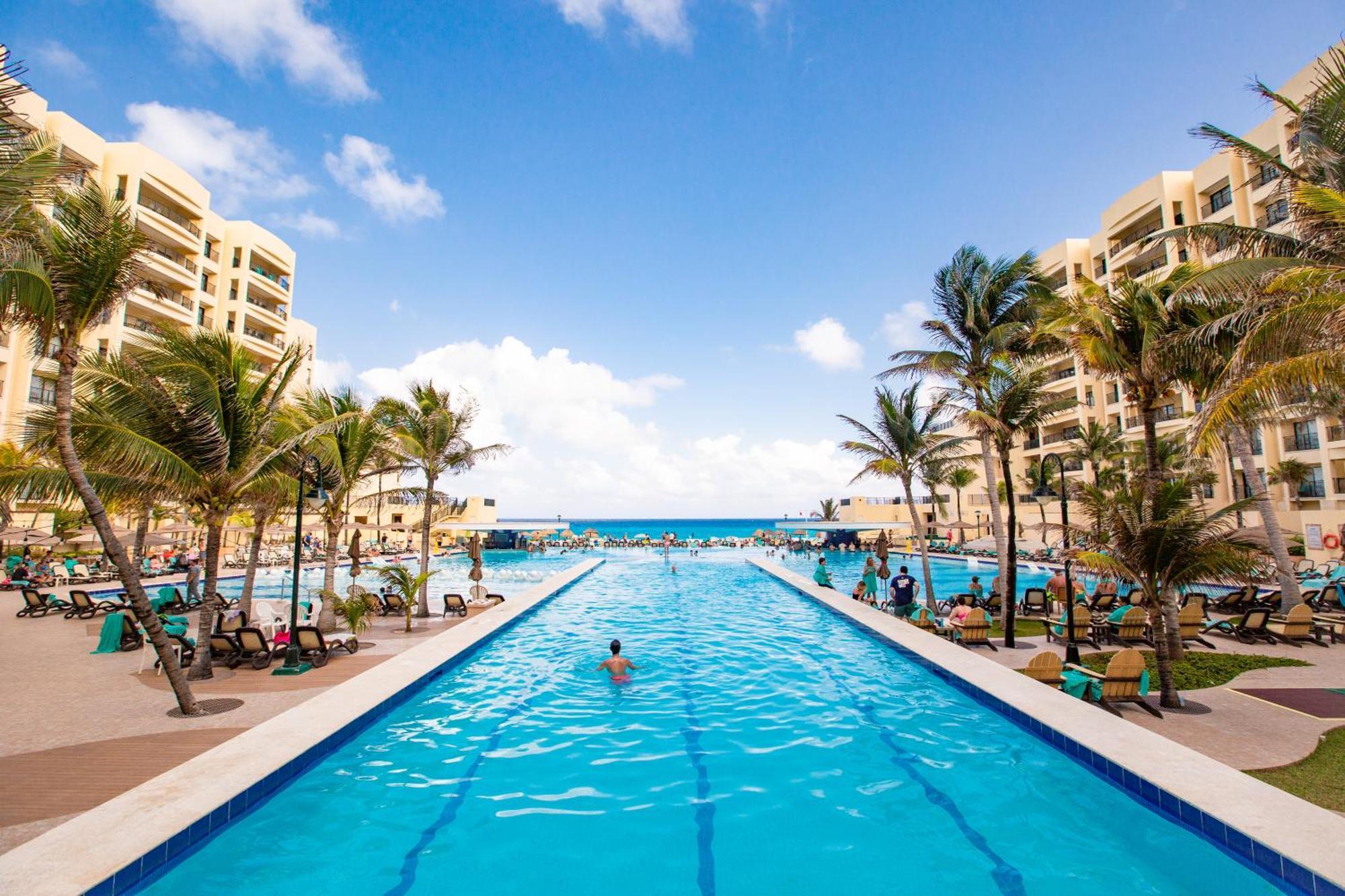 The Royal Sands & Cancun